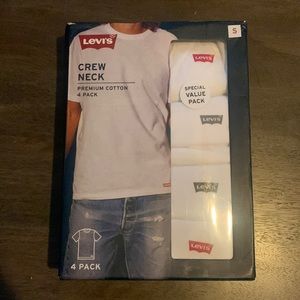 New Levi's crew neck premium cotton 4 pack size small